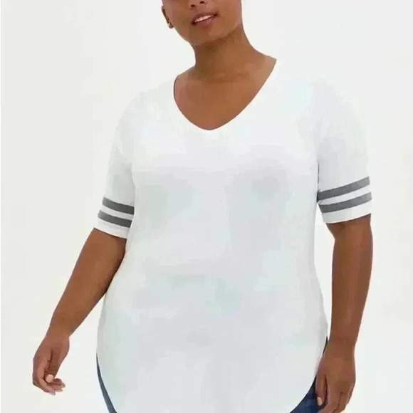 Torrid Favorite Tunic Super Soft V-Neck Tunic Tee Womens Size Plus 1X - Picture 1 of 7